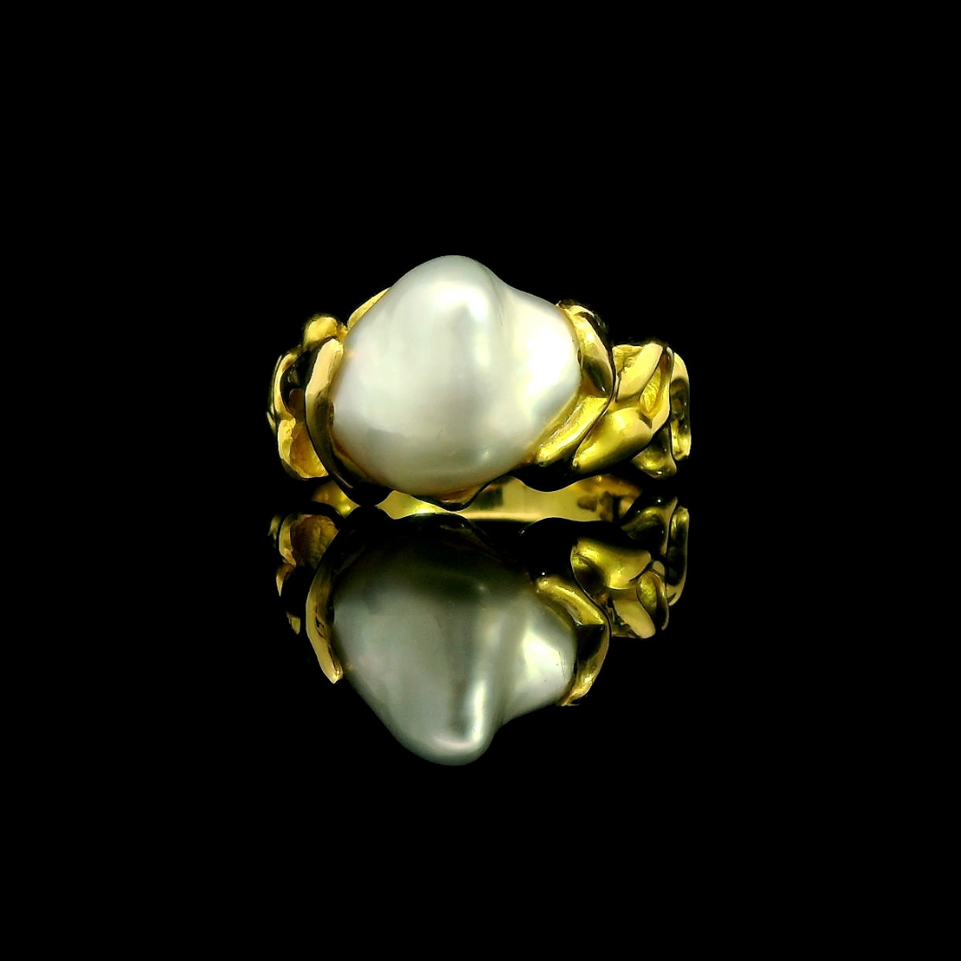 Keshi Pearl Ring in 18ct Yellow Gold | Brinkhaus Jewellers