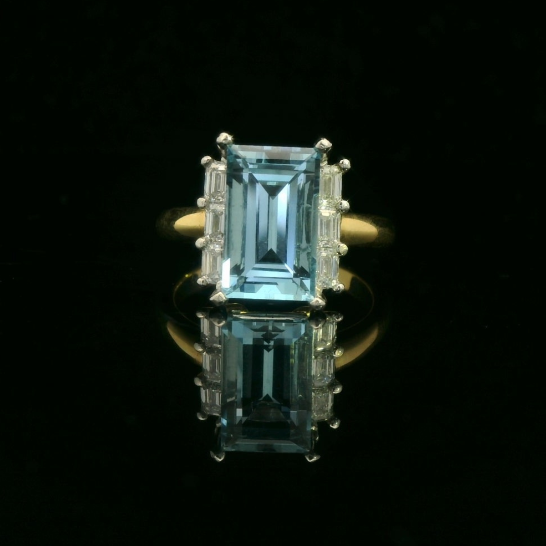 Aquamarine & Diamond Ring in Platinum & 18ct Yellow Gold 