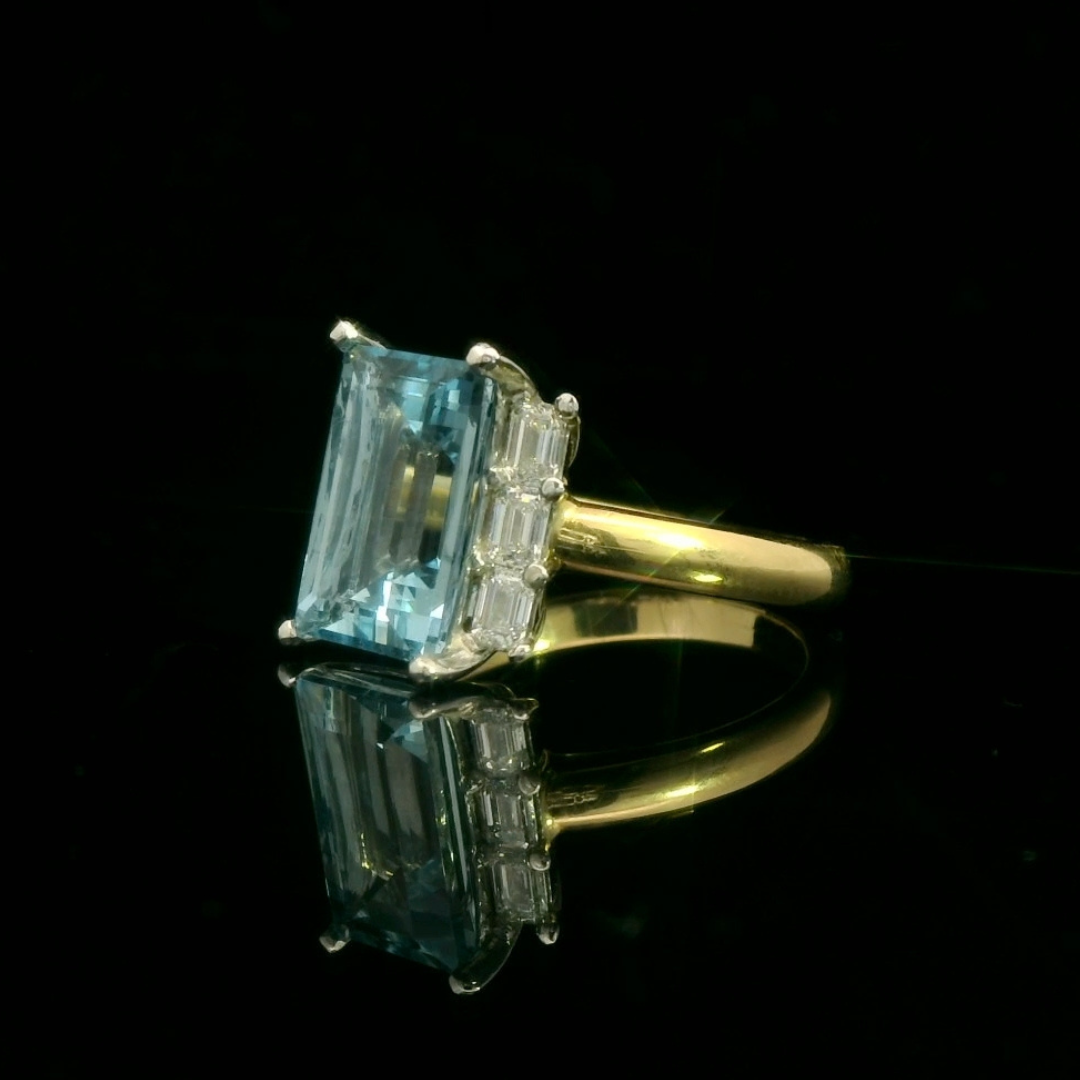 Aquamarine & Diamond Ring in Platinum & 18ct Yellow Gold 