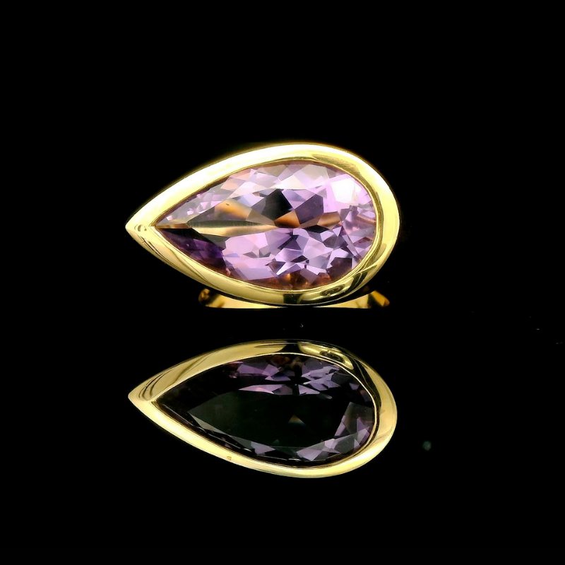 Pear-Shaped Amethyst Ring in 18ct Yellow Gold | Brinkhaus Jewellers Claremont