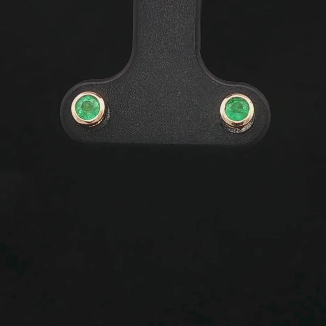 Emerald Bezel Stud Earrings in 18ct Yellow Gold | Brinkhaus Jewellers